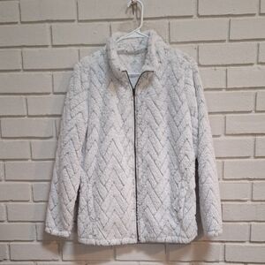 St. Johns Bay White/Gray Warm Fuzzy Zip-Up Jacket. Size Medium